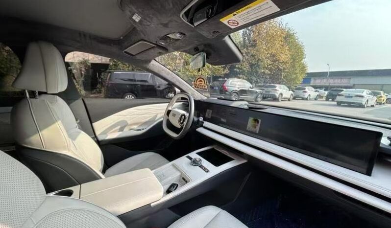 
								Geely Galaxy E8 Luxury full									