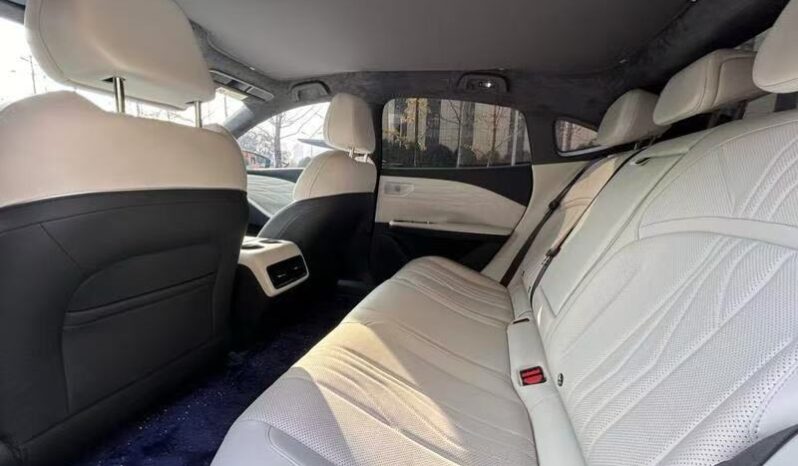 
								Geely Galaxy E8 Luxury full									
