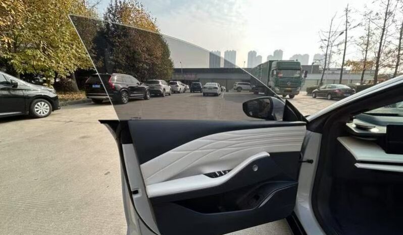 
								Geely Galaxy E8 Luxury full									