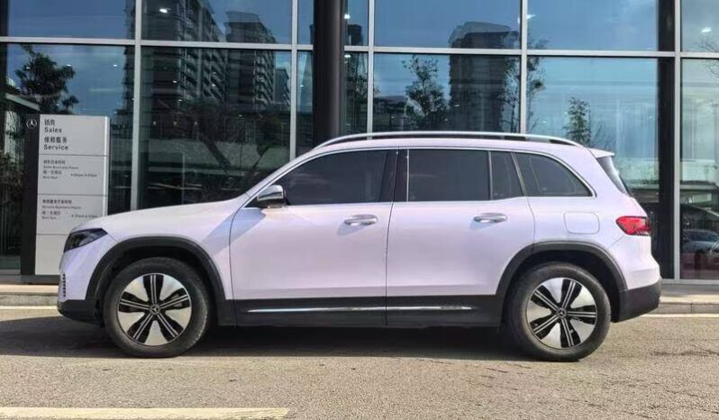 
								Mercedes EQB 260 full									