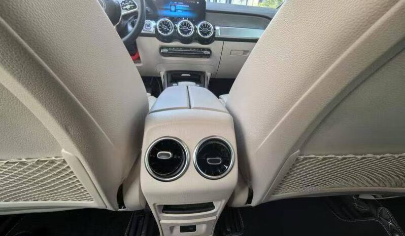 
								Mercedes EQB 260 full									