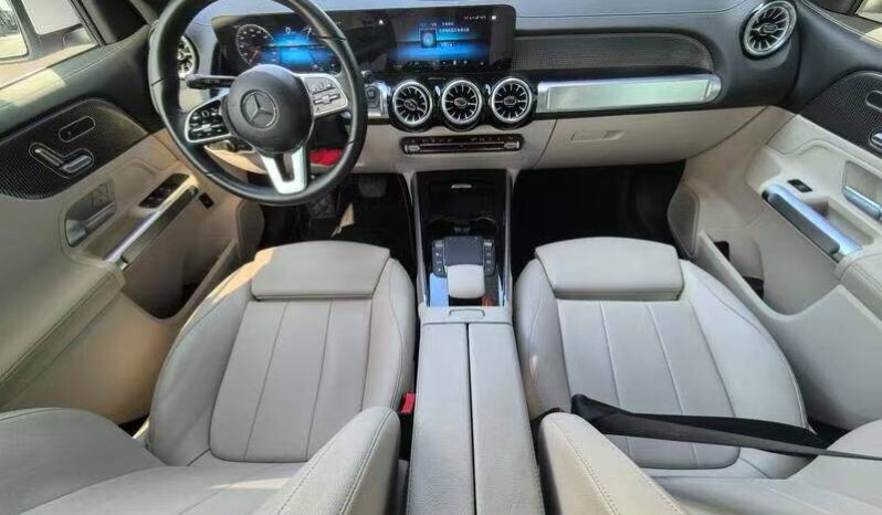 
								Mercedes EQB 260 full									